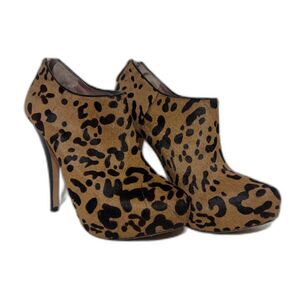 Vince Camuto Jerrell Leopard Calf Hair Platform Booties Stiletto Heels 6B EU 36